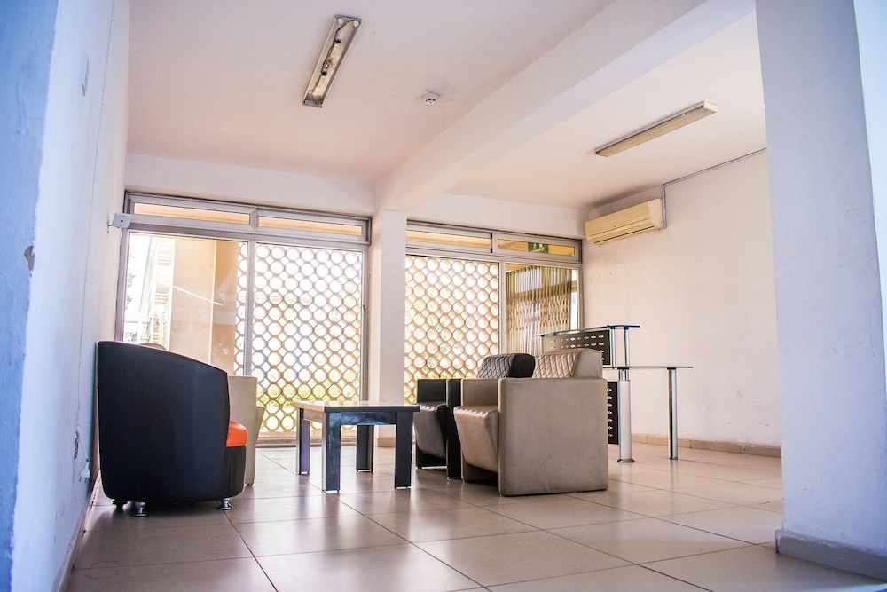 Dbi Guest House 30/50