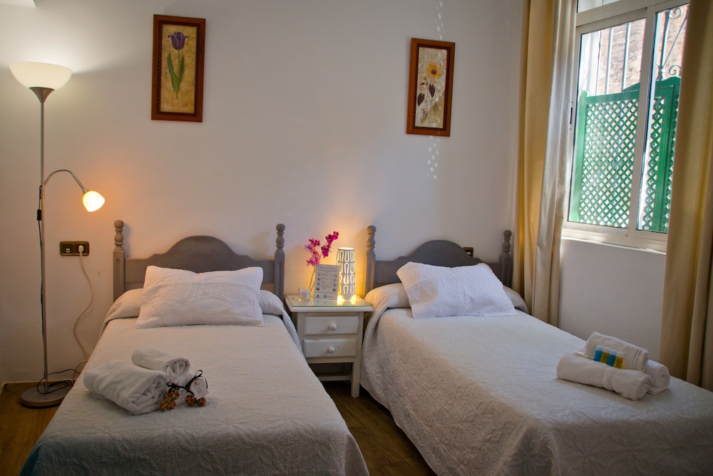 Hostal La Muralla 16/48