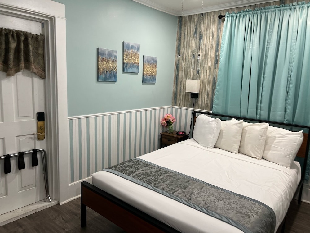 Americas Best Value Inn & Suites Royal Carriage 19/41