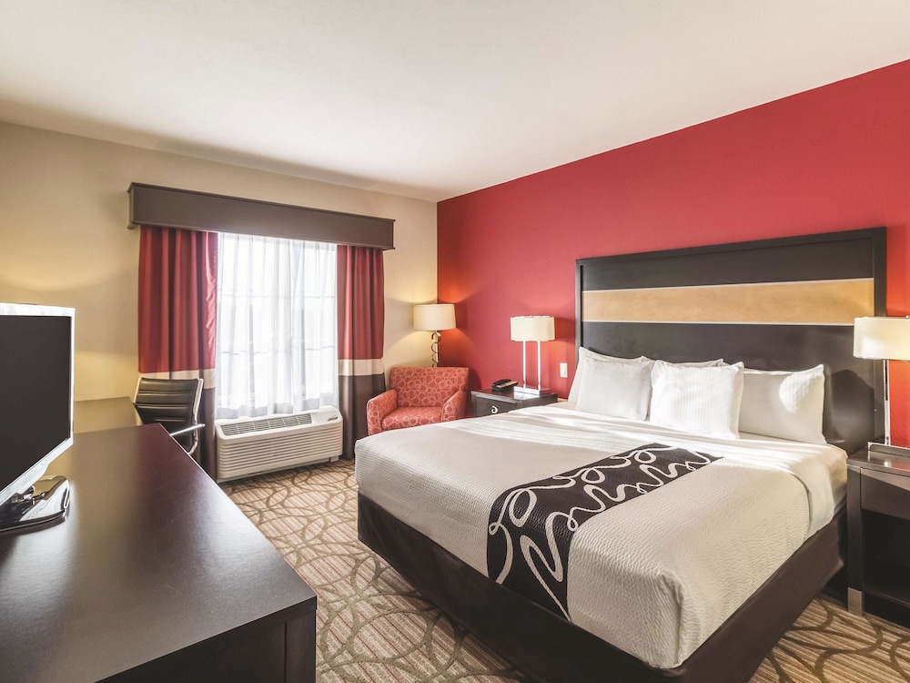 ROOM, KING BED, ACCESSIBLE