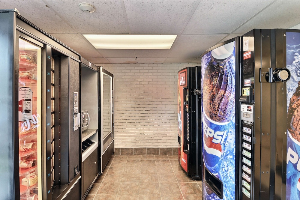 Motel6 Danvers, MA - Boston North 12/58