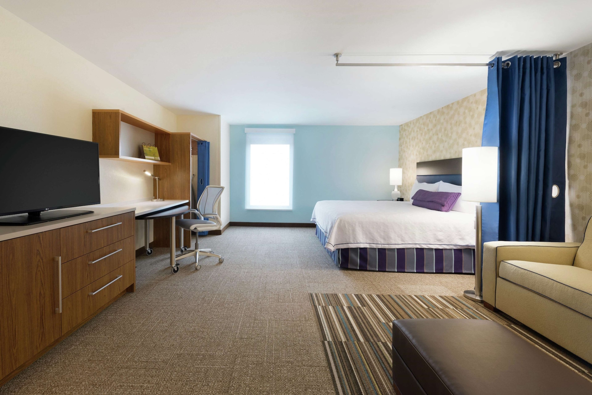 STUDIO, SUITE, KING BED