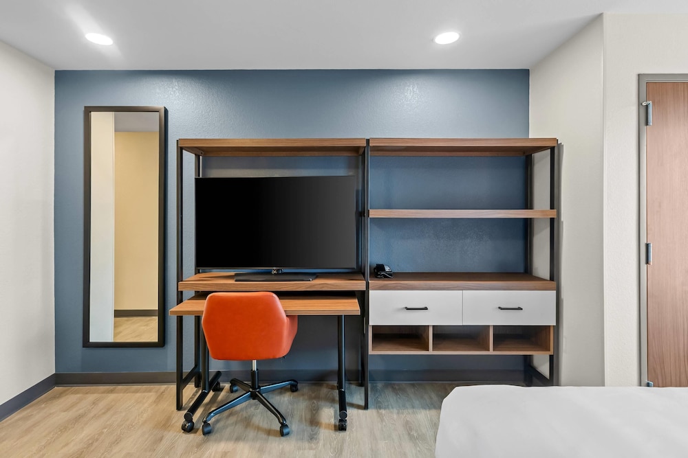 Everhome Suites Wichita Northeast 42/56