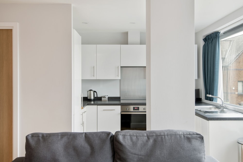 Max Serviced Apts Farnborough 18/58