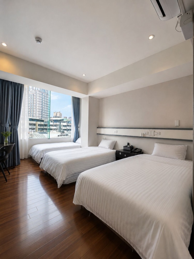 ROOM, TRIPLE