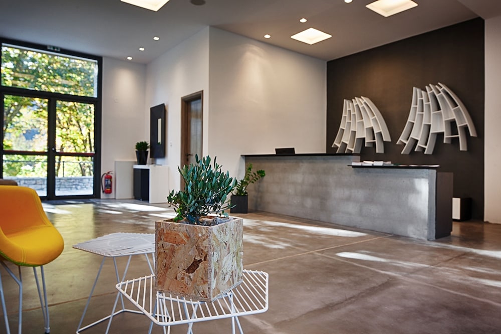 Oniropetra Boutique Hotel 8/75