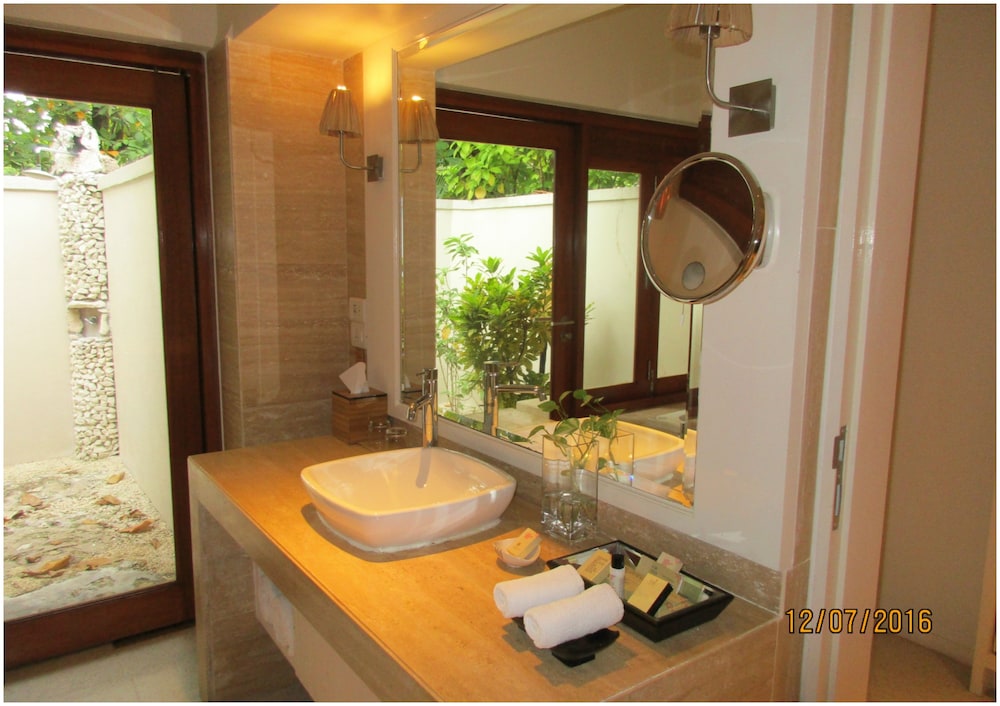 Beach Villa, Deluxe, King Bed, Ocean View، Taj Coral Reef Resort and Spa 6/9
