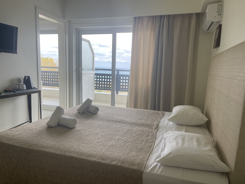2 Bedrooms, Family Suite, Double Bed, Sofa