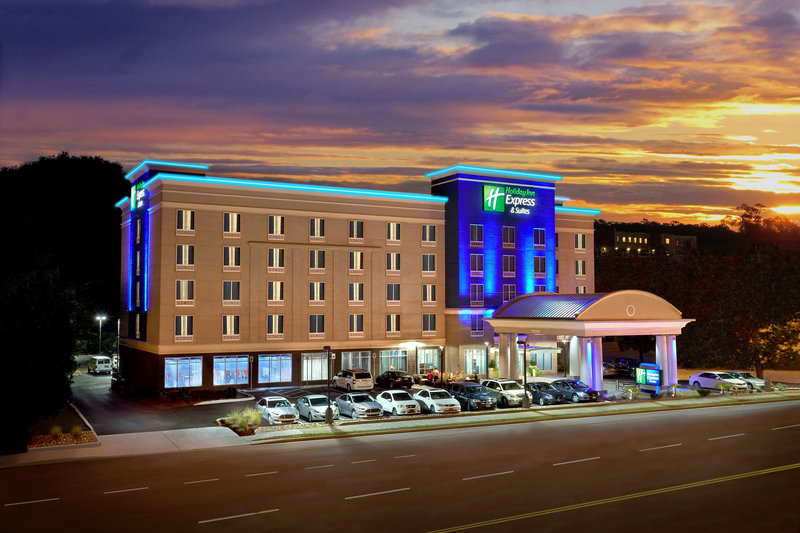 Holiday Inn Express Hotel Suites Knoxville West Papermill 2/26