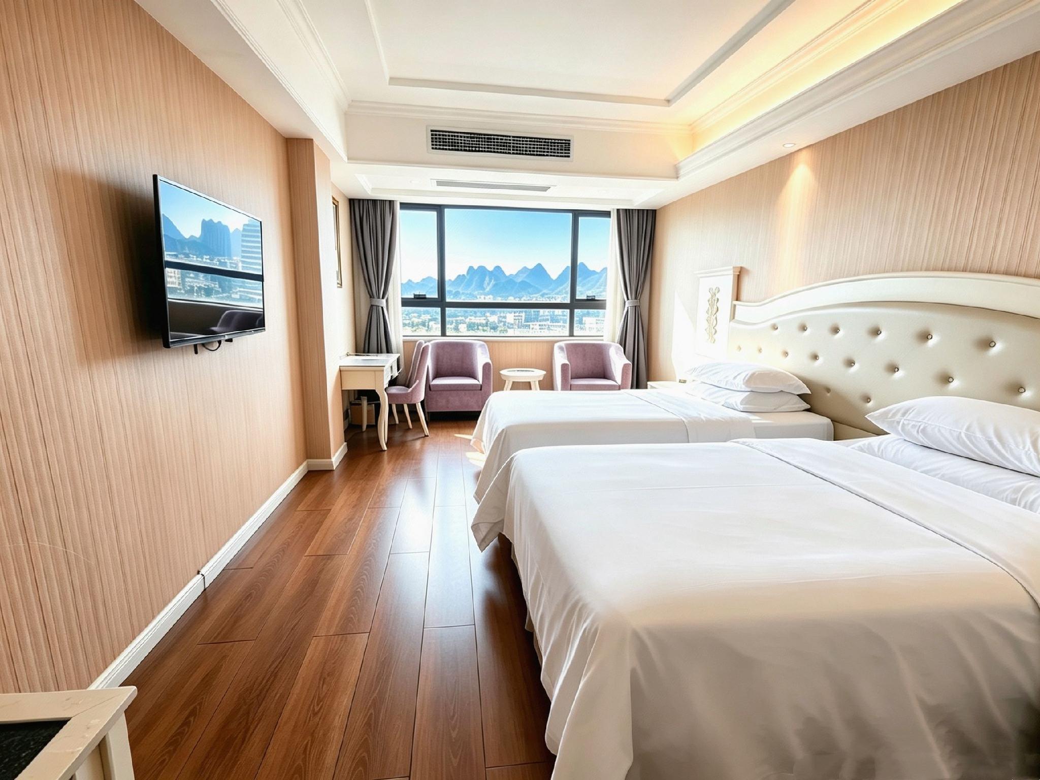 Vienna Hotel (Guilin Railway Station Liangjiang Sihu) 22/45