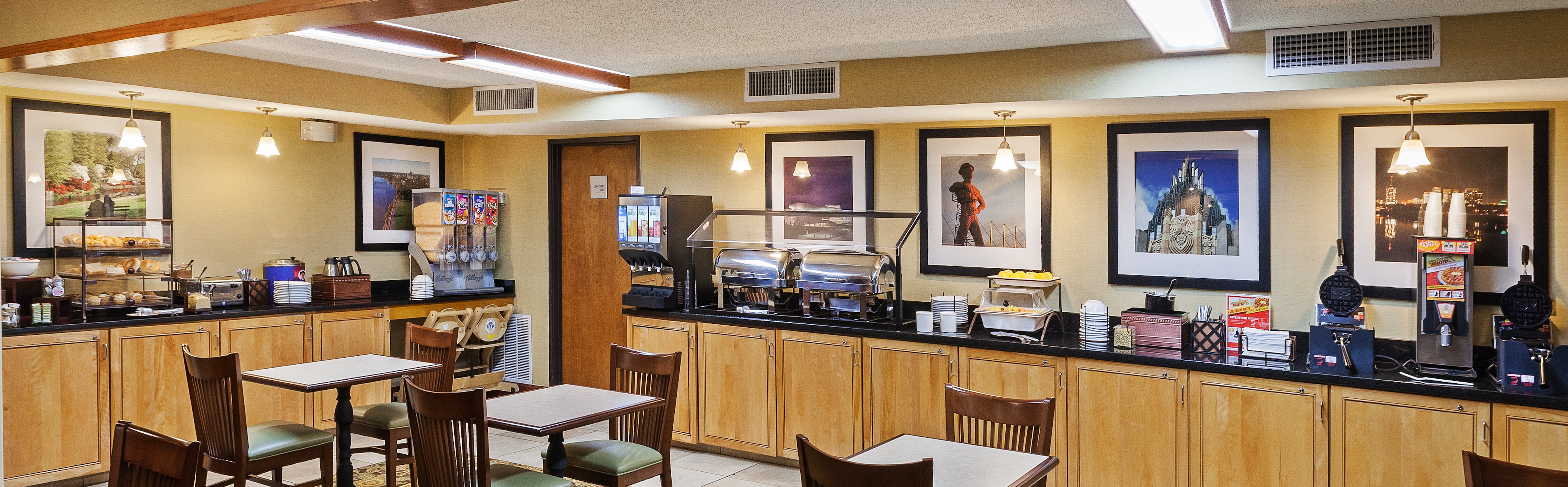 Tulsa Square Hotel Central, I-44 By OYO 32/42
