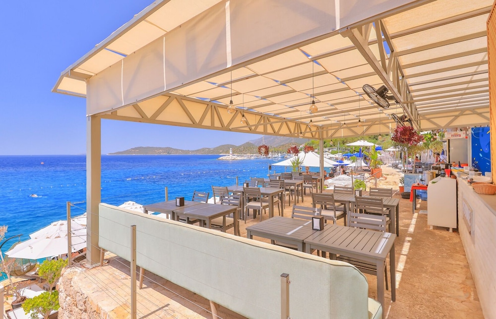 Hera Hotel 53/70