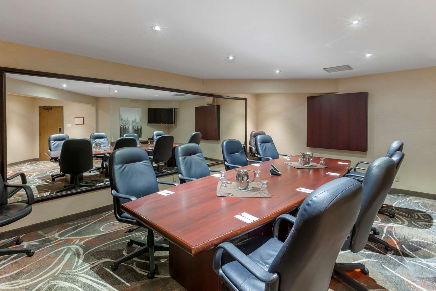 Best Western Plus Rose City Suites 21/35