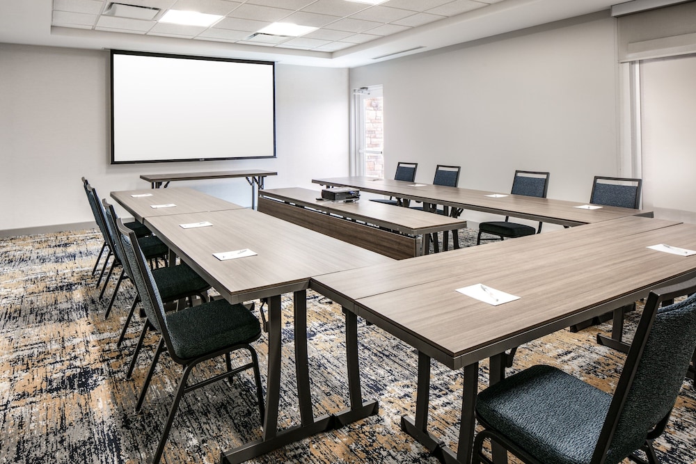 TownePlace Suites Oconomowoc 15/28