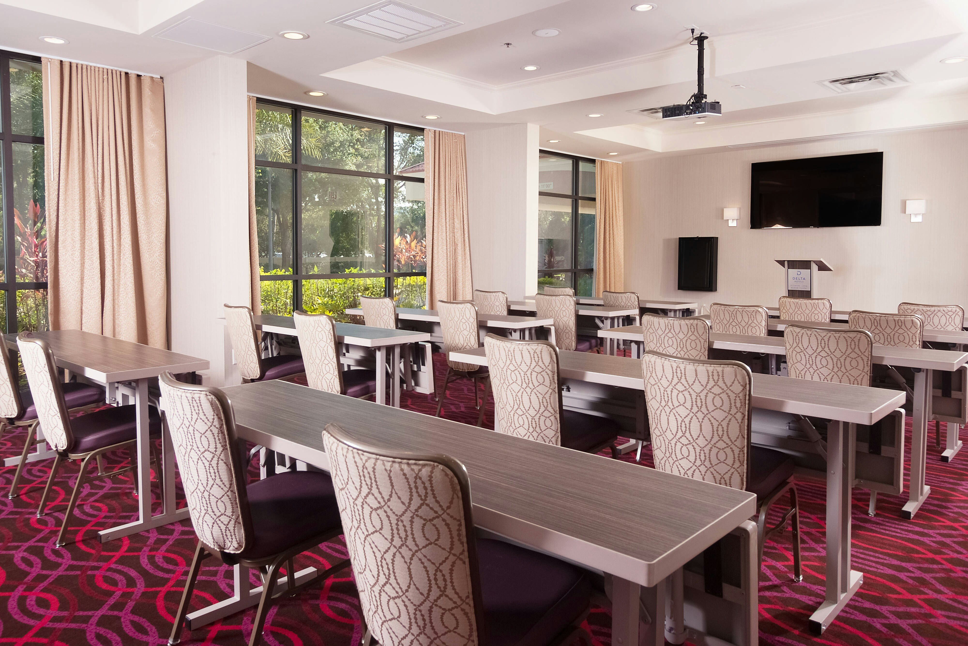 Delta Hotels By Marriott Orlando Lake Buena Vista 54/57