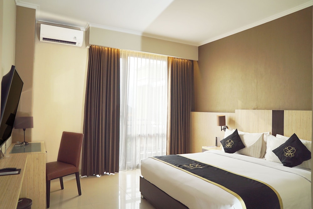 DELUXE, TWIN BEDS
