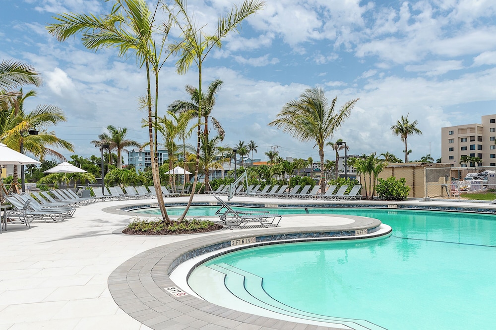 Pointe Estero Resort 16/50