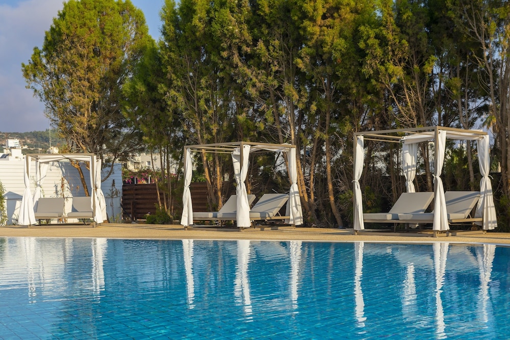 Leonardo Crystal Cove Hotel Spa By the Sea 61/64