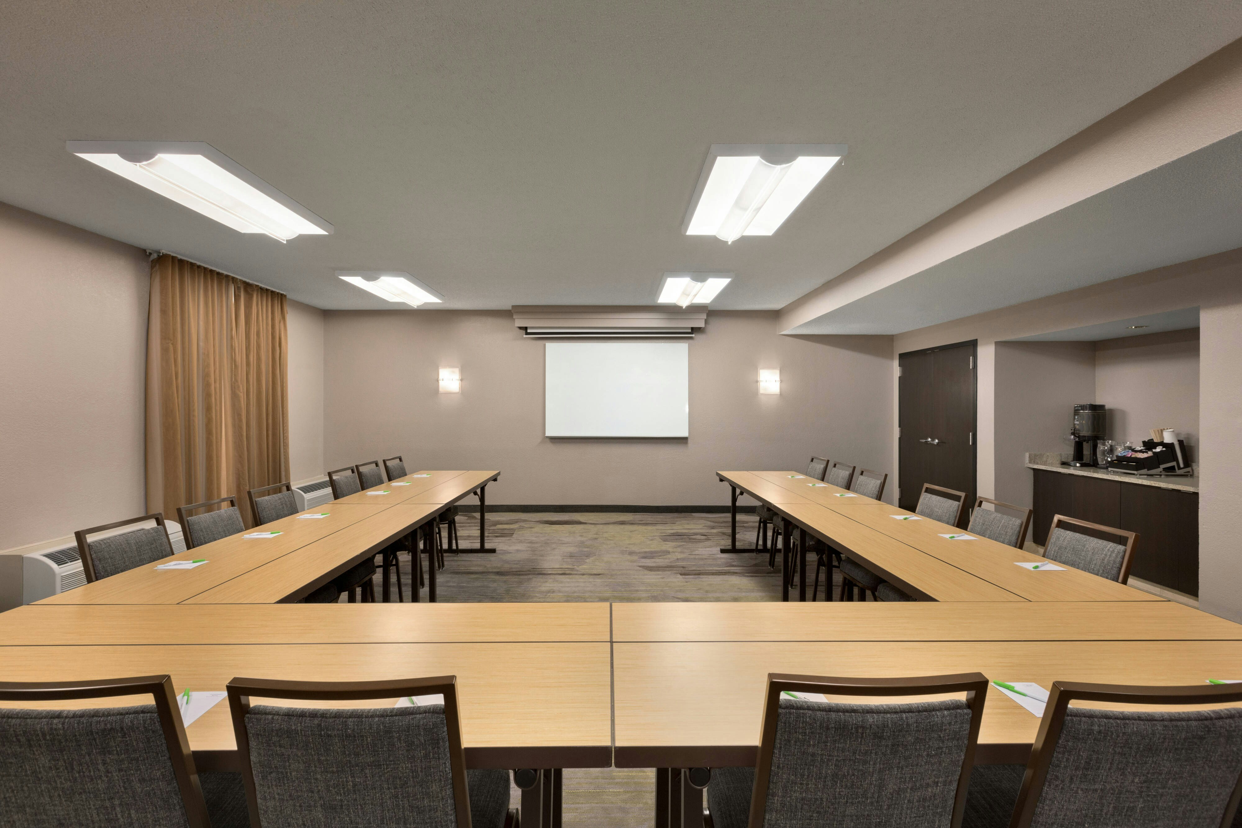 Courtyard by Marriott Fort Myers Cape Coral 17/23