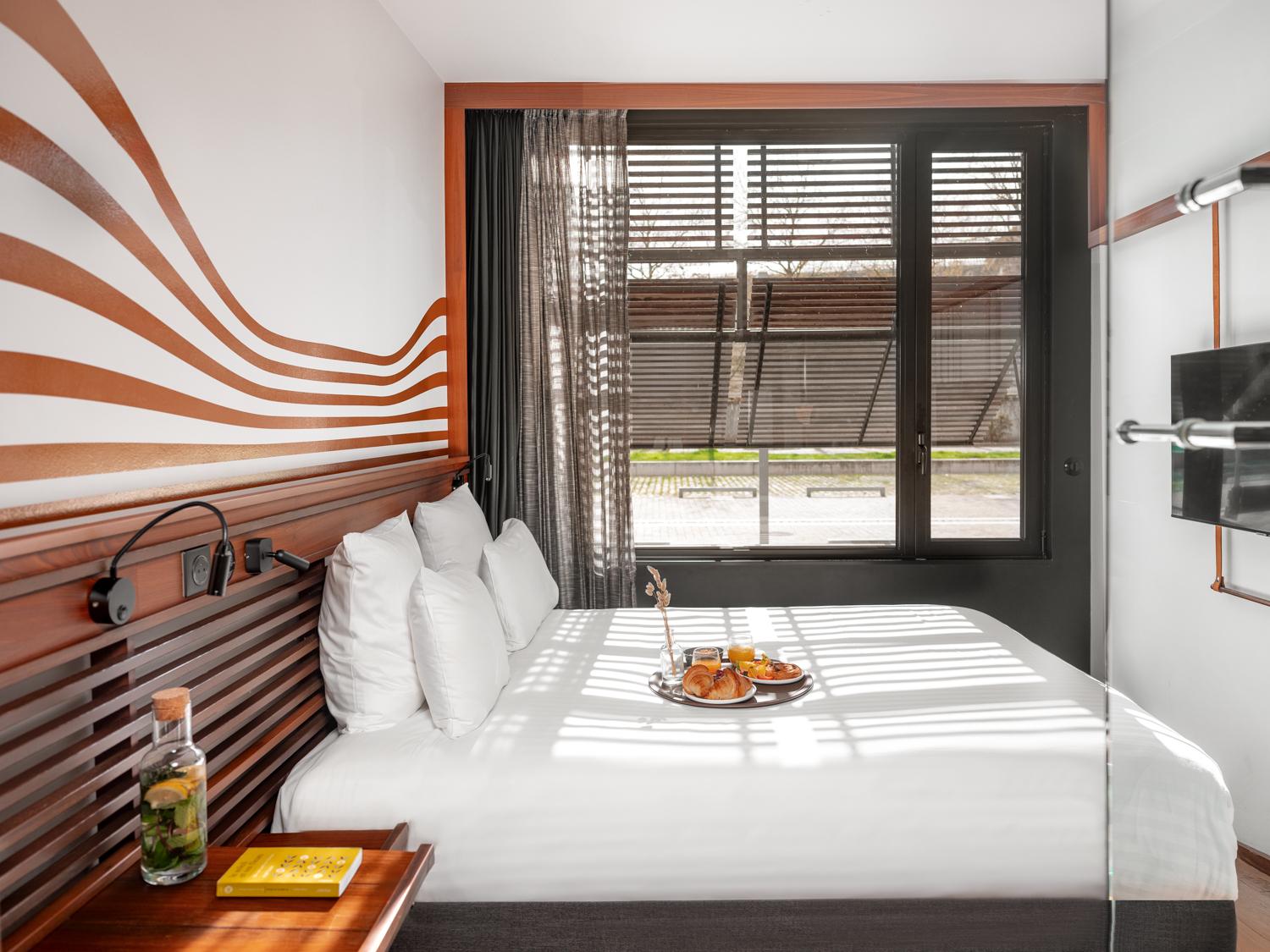 Room, Double Bed, Harbour Side