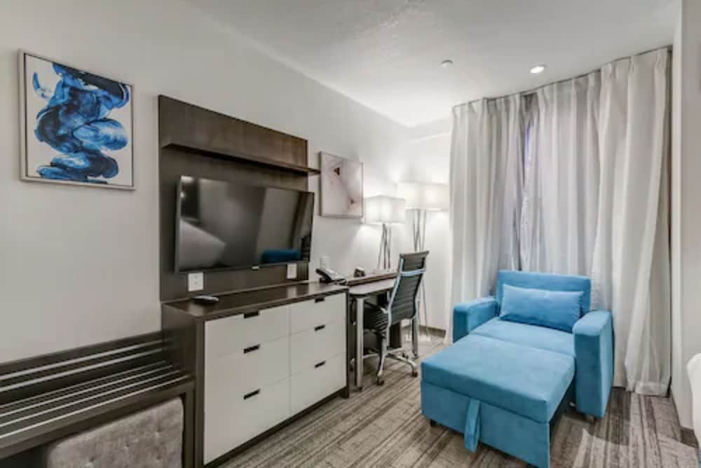 Est Hotel 25/37