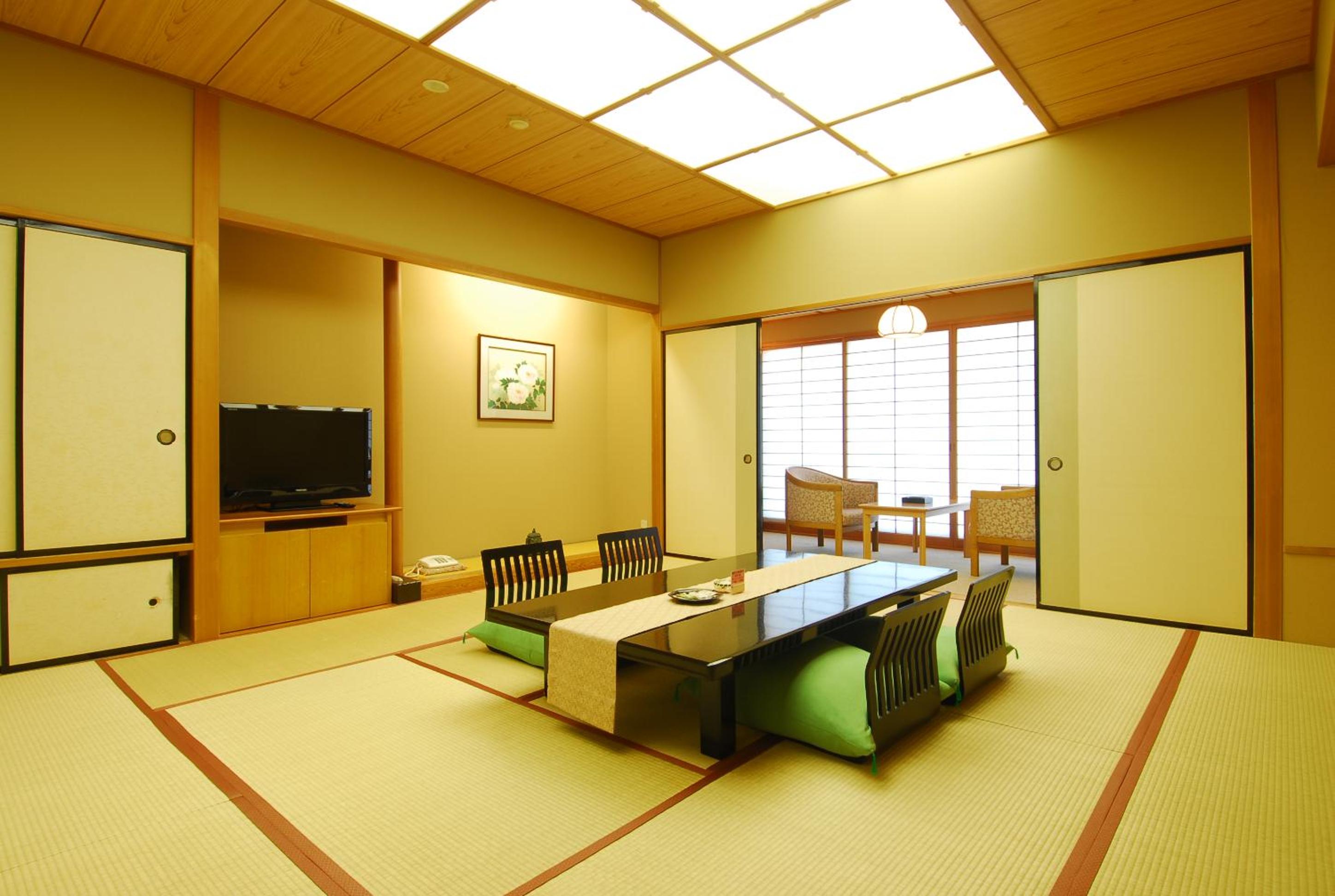 JAPANESE, DELUXE