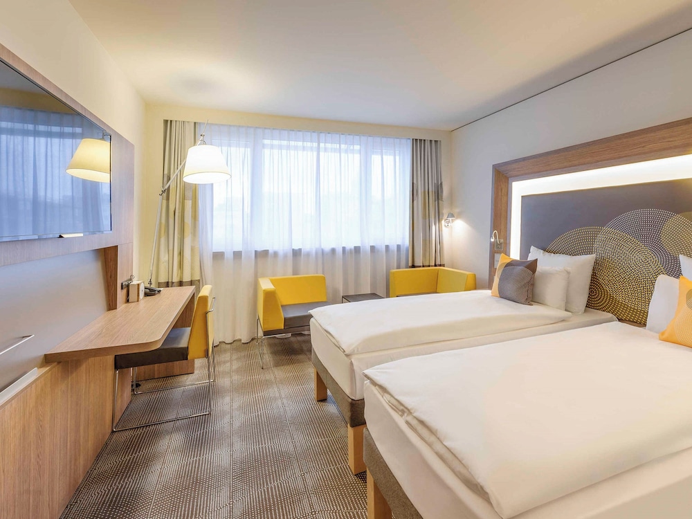 EXECUTIVE, TWIN BEDS