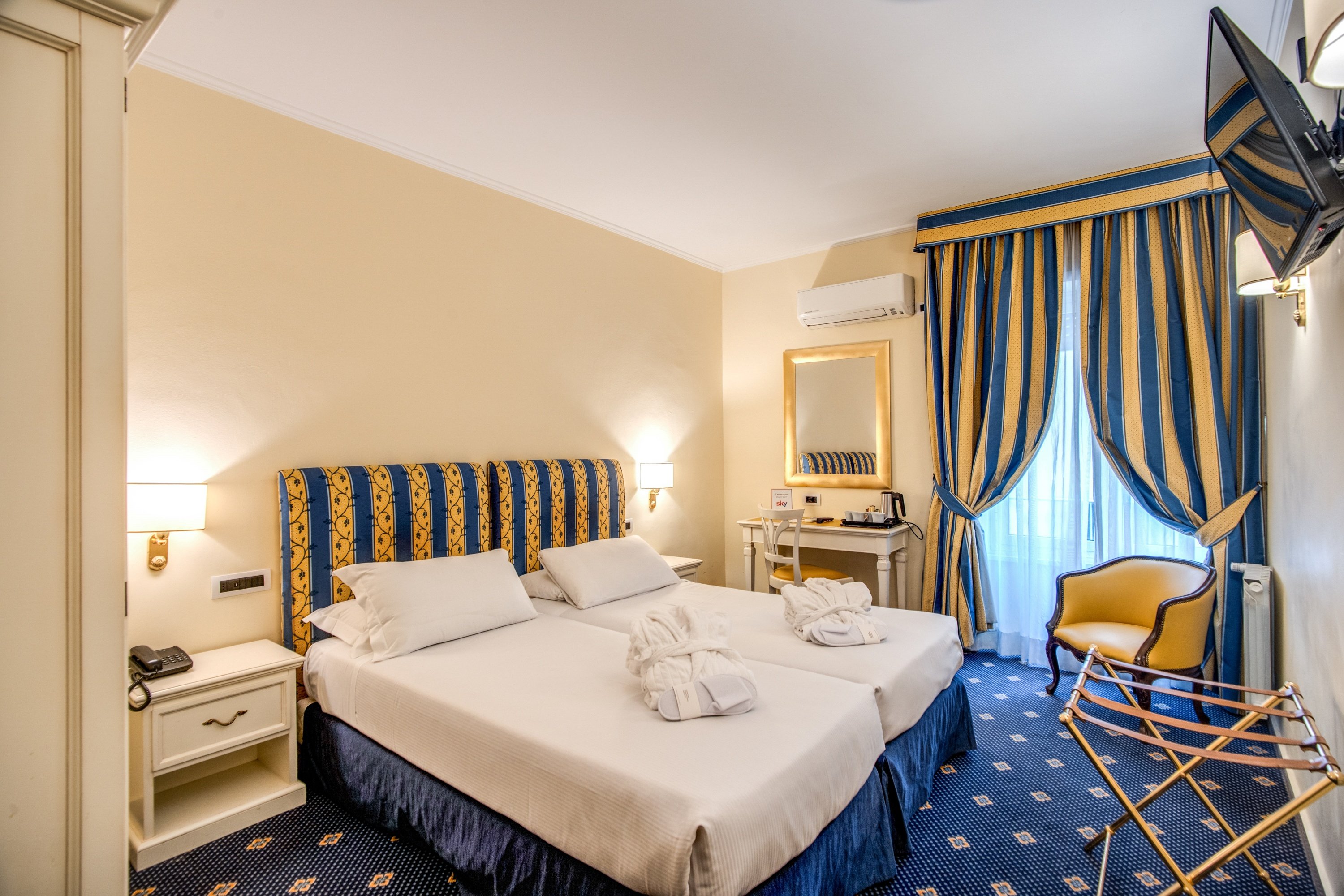 Napoleon Hotel 7/64