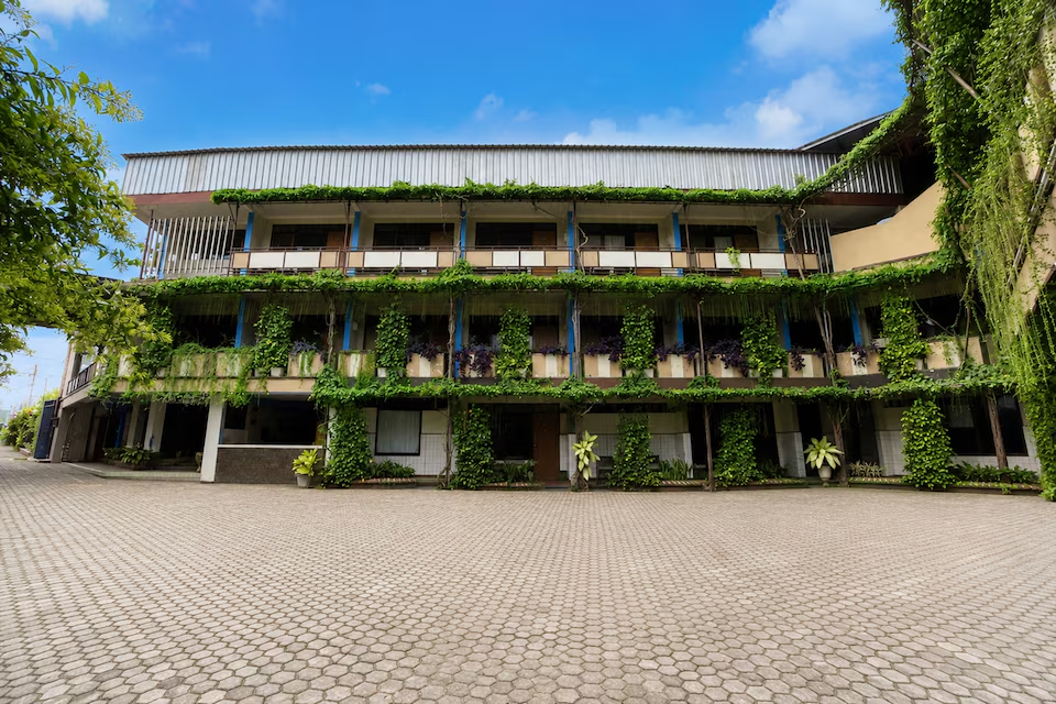 Townhouse Oak Hotel Lestari in JEMBER