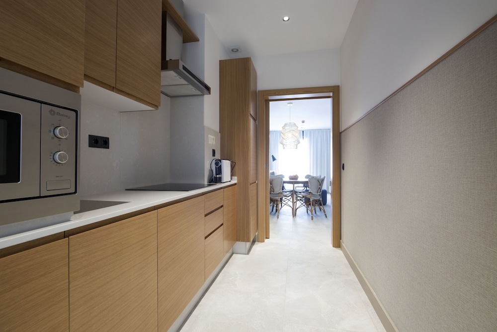 GoodNight Cadiz Apartments 6/50