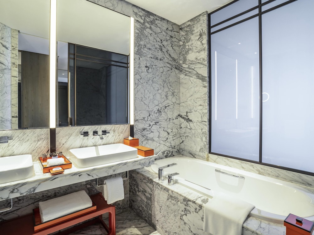 Sofitel Hangzhou Yingguan Hotel 75/76