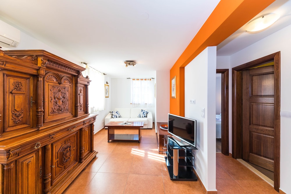 APARTMENTS PERLA 24/42