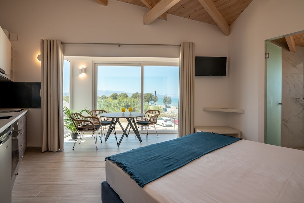 Gt Beach Hotel 12/49