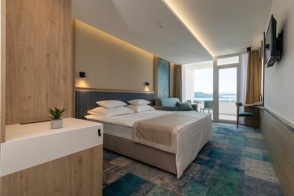 Hotel Sunce 5/16