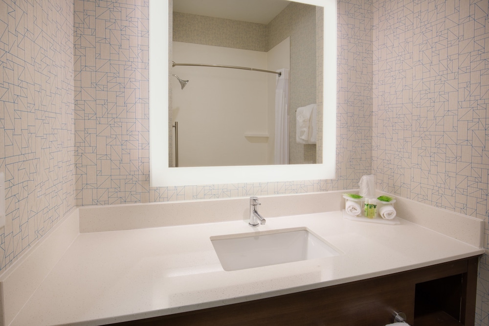 Holiday Inn Express & Suites PAHRUMP 21/61