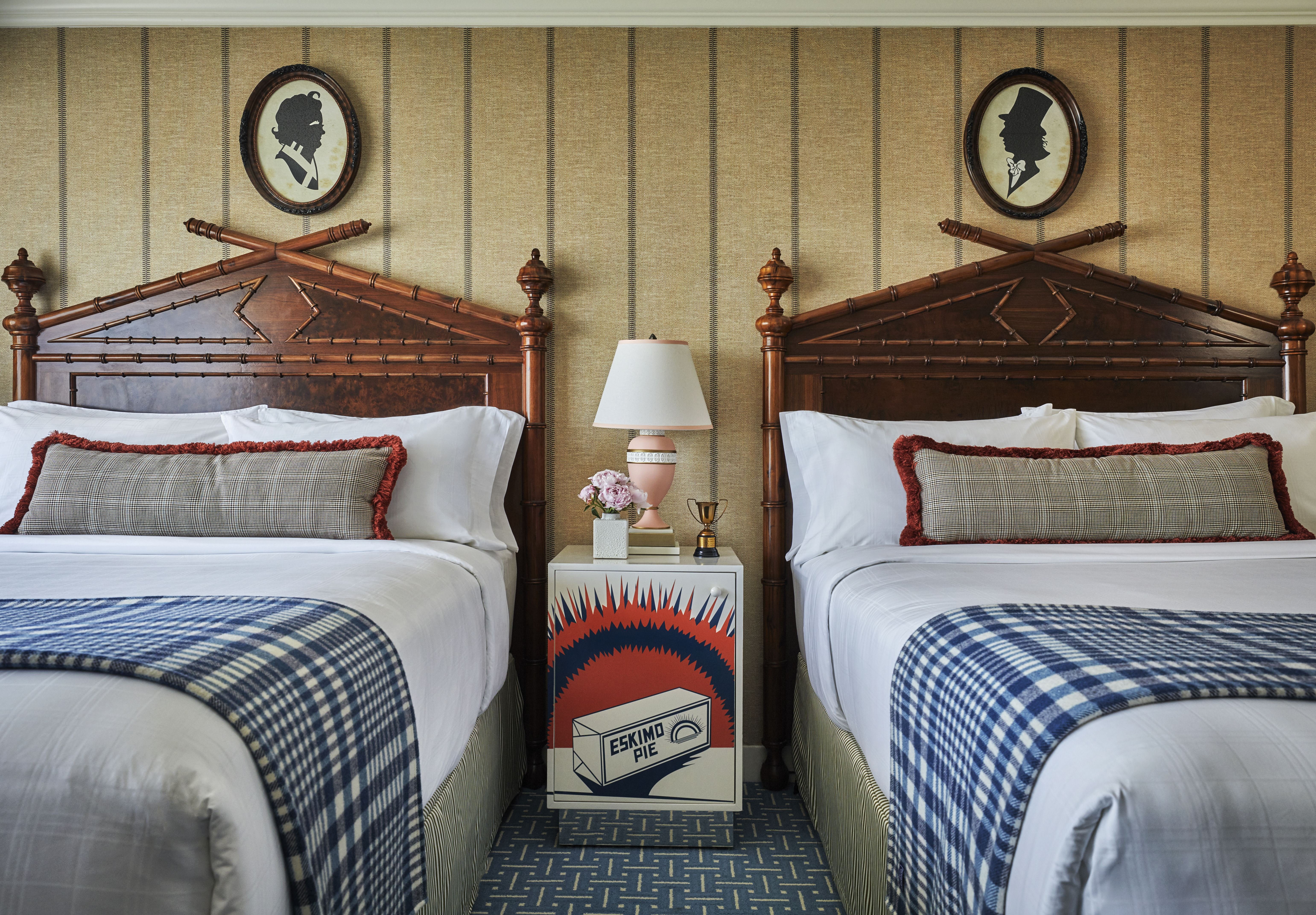 Graduate, 2 Queen Beds