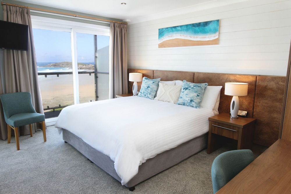DELUXE, DOUBLE OR TWIN BED, SEA VIEW, BALCONY