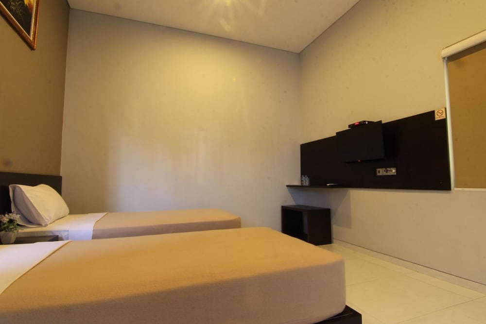 Hotel Mandari 36/65
