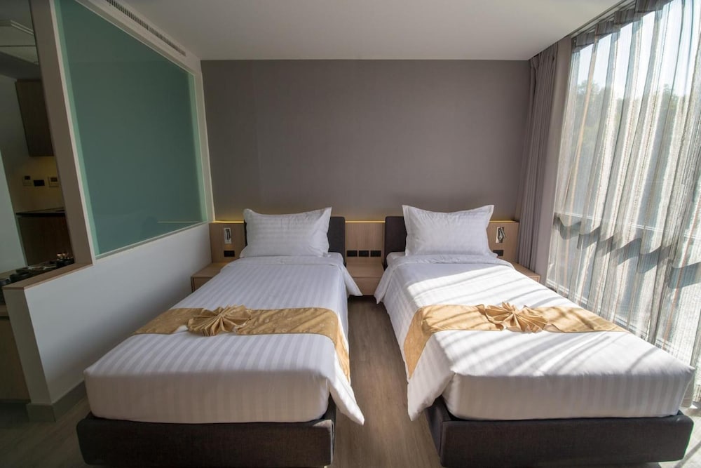 Standard, Twin Beds
