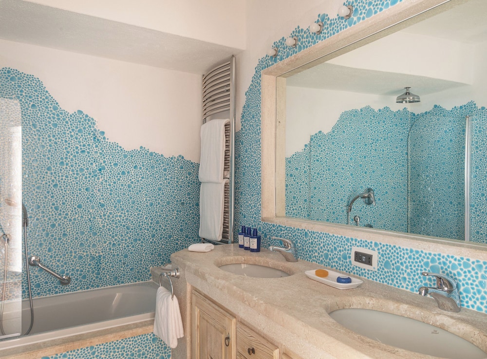 Hotel Romazzino, a Luxury Collection Hotel, Costa Smeralda 50/50