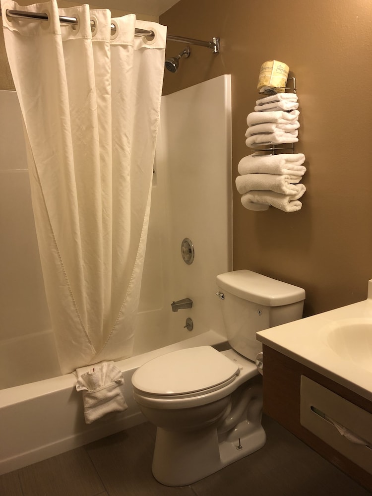 Super 8 by Wyndham Carson City/Lake Tahoe 10/28