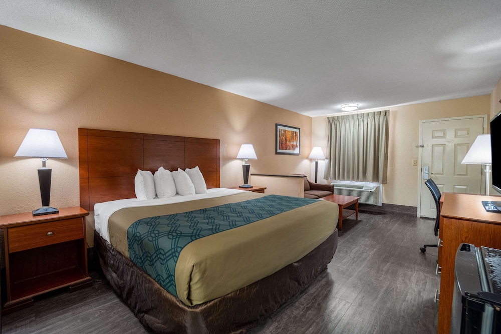 Econo Lodge Inn & Suites Cayce I-26 Airport 7/32