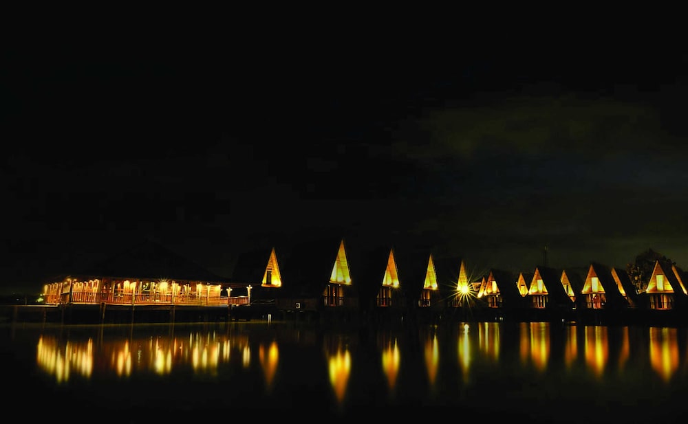 Seaview Cottage Cirebon Waterland 1/23