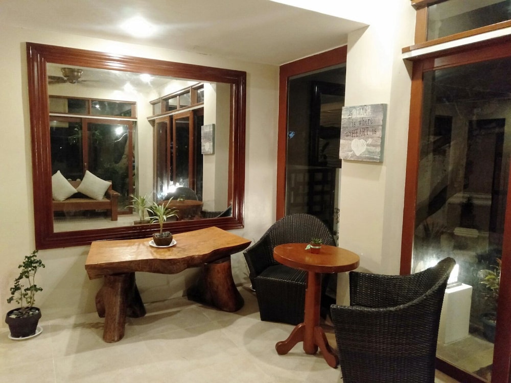 THE SITIO VILLAS AND SUITES 27/34