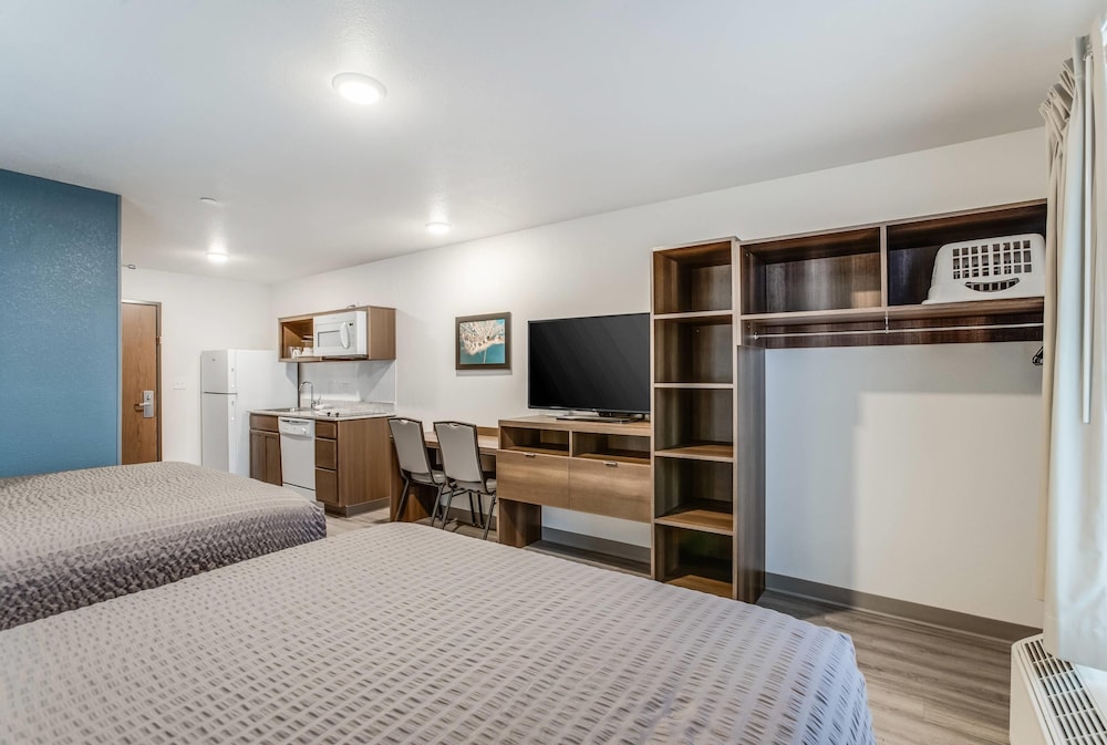 WoodSpring Suites Novi Farmington 14/47