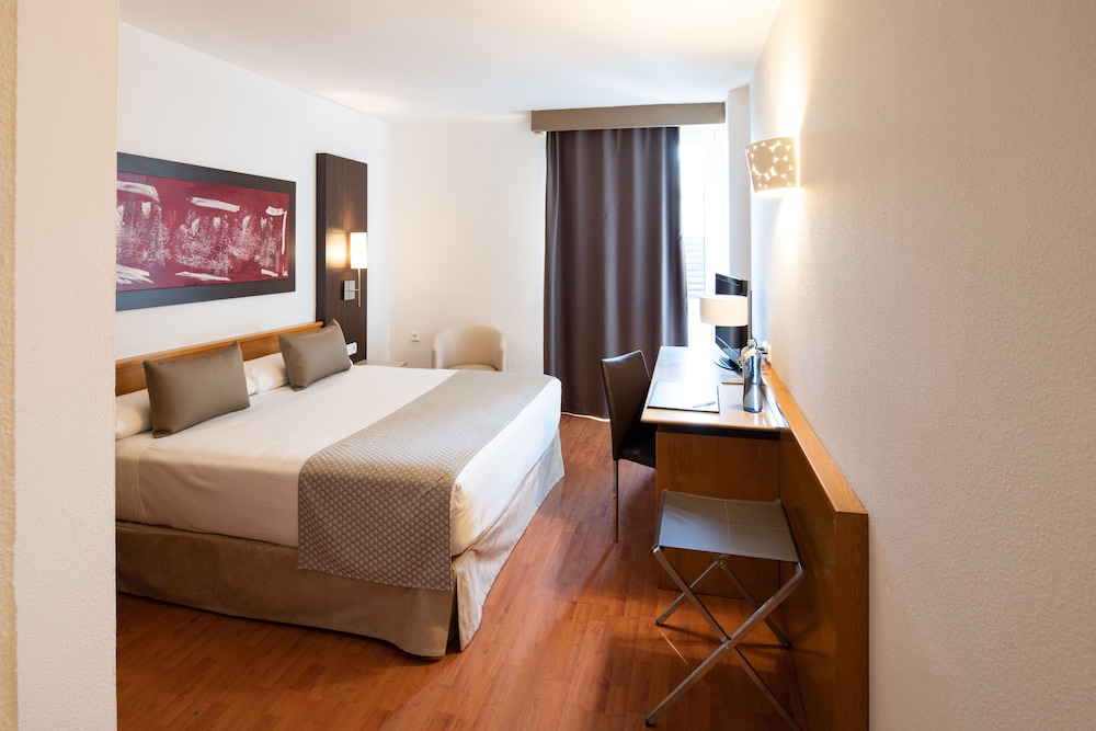 Catalonia Bristol Hotel 22/60
