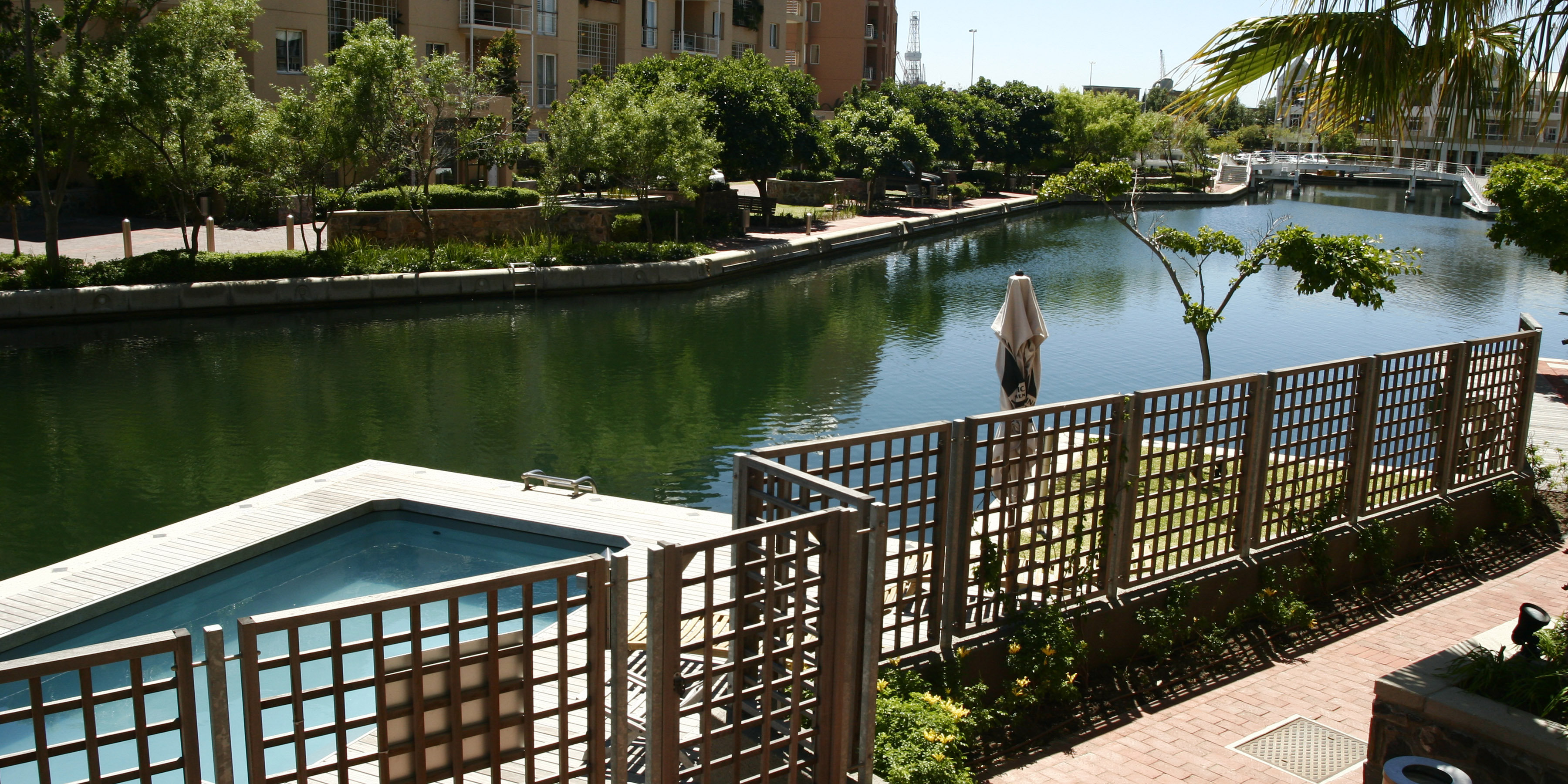 Waterfront Village 50/58