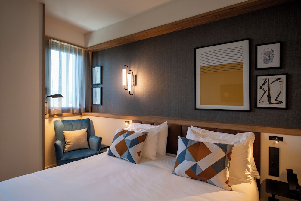 Four Points by Sheraton Barcelona Airport 10/50
