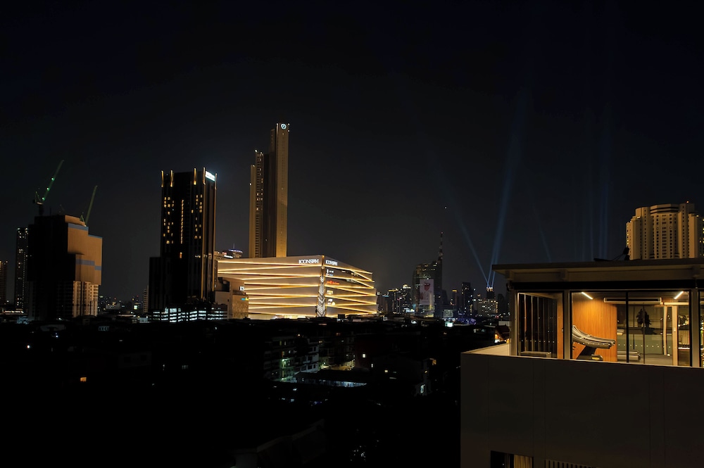 Saan Hotel Sathorn 48/50