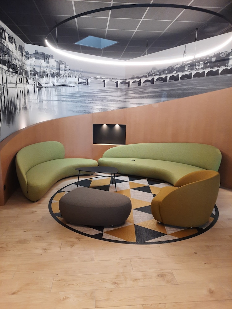 Escatel Hotel 37/60